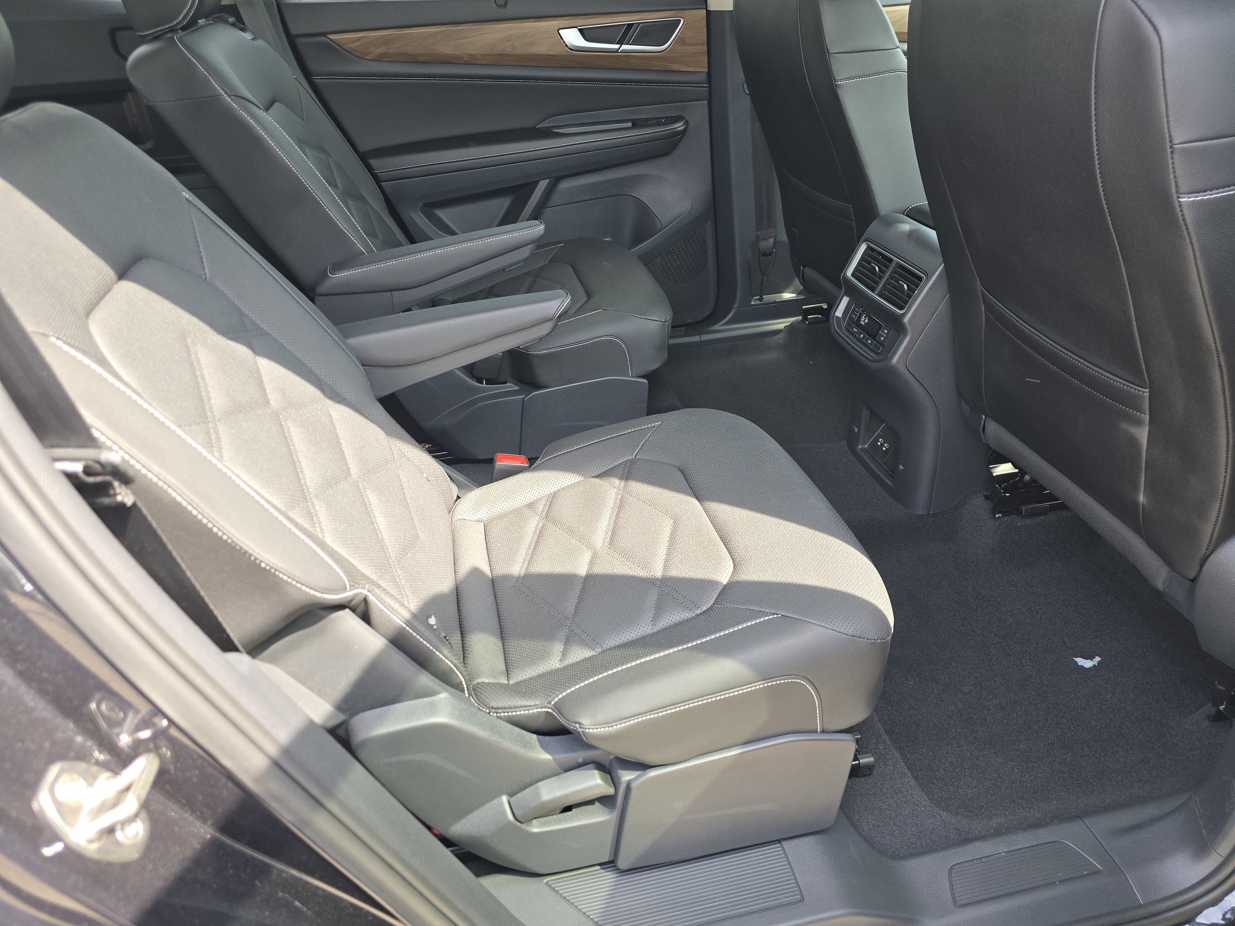 2026 Volkswagen Atlas SE