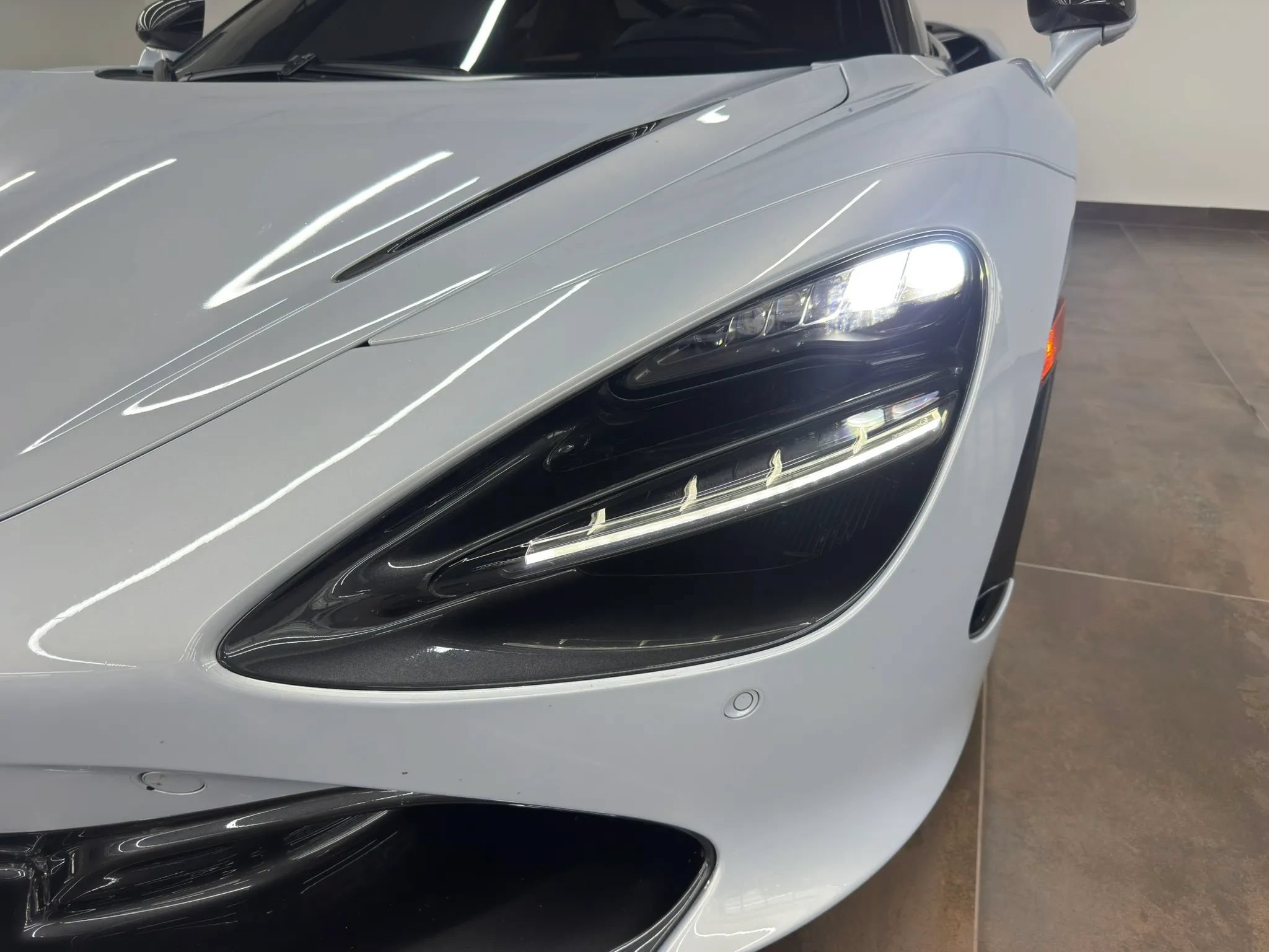 Used 2018 McLaren 720S photo 36