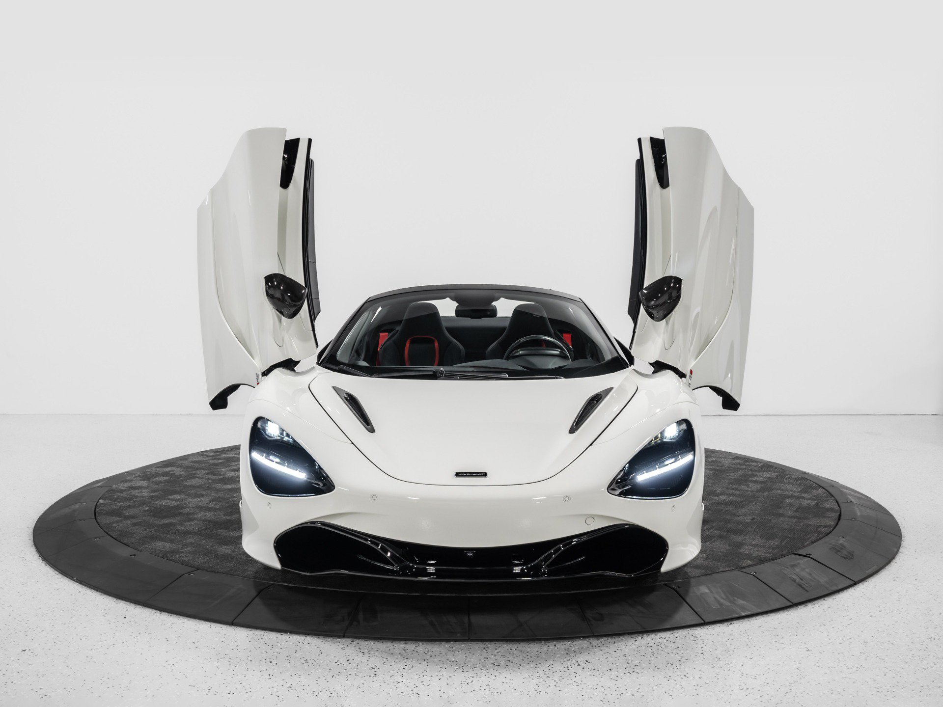 Used 2021 McLaren 720S Performance photo 15