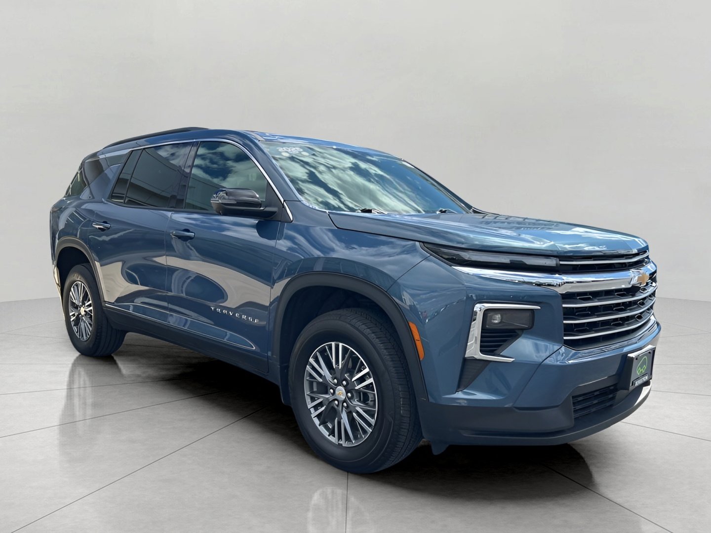 Certified 2025 Chevrolet Traverse LT w/ Driver Confidence Package