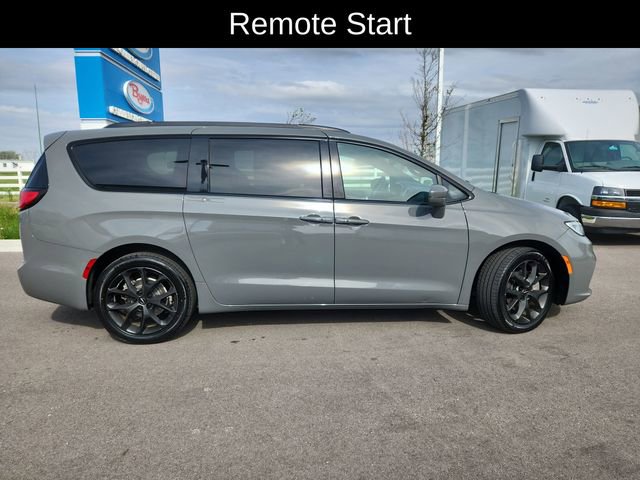 2021 Chrysler Pacifica Touring-L