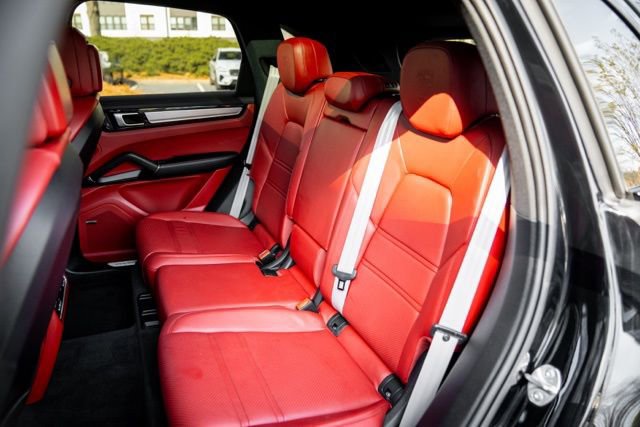 2023 Porsche Cayenne Platinum Edition