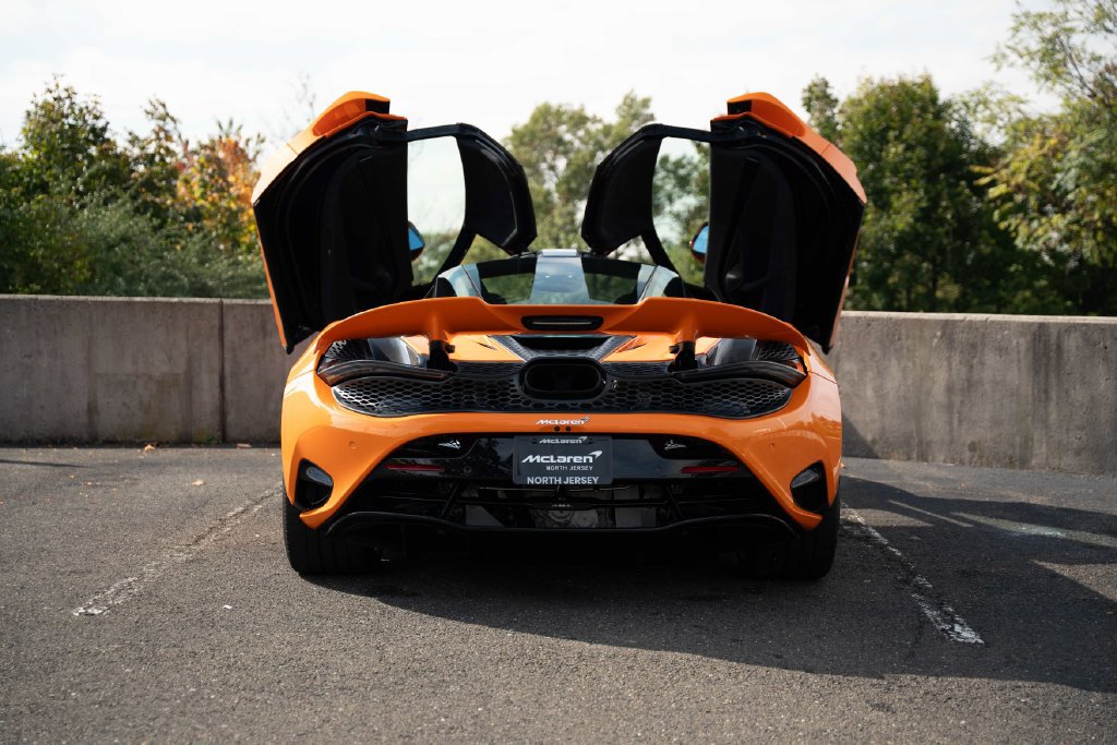 Used 2024 McLaren 750S photo 8