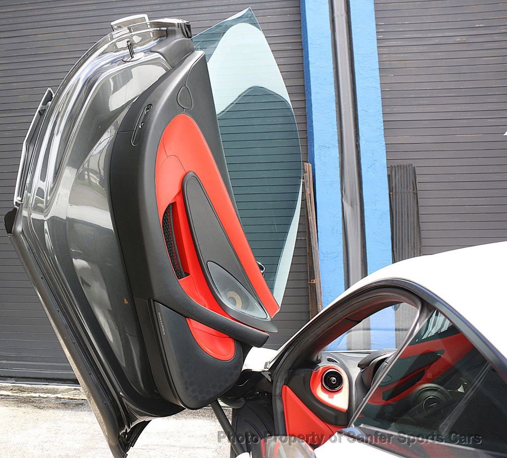 Used 2019 McLaren 600LT photo 22