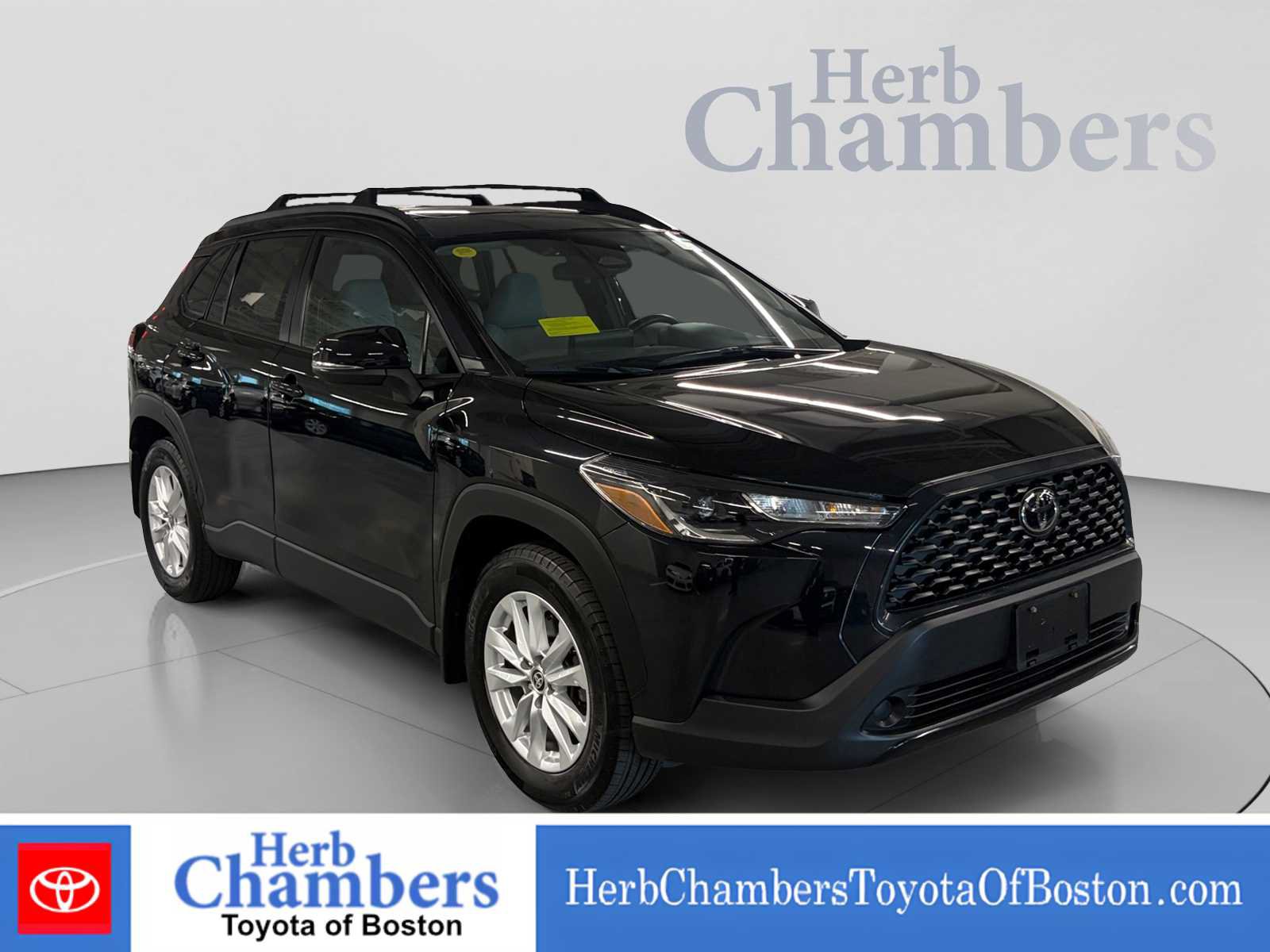 Used 2024 Toyota Corolla Cross LE w/ Moonroof Package