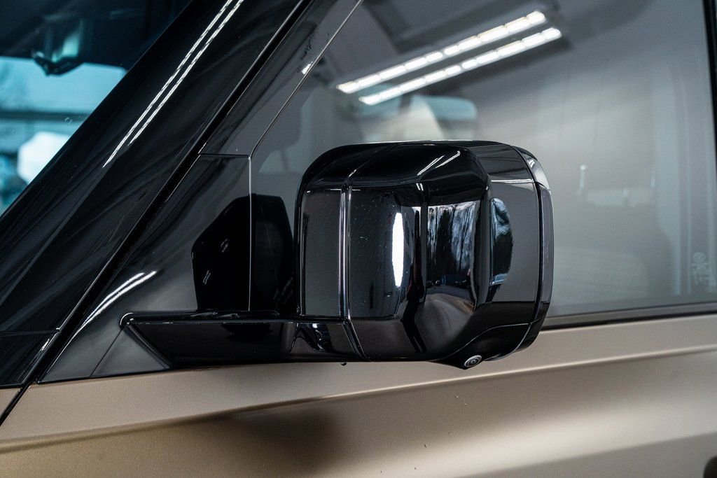 2025 Land Rover Defender 110 X