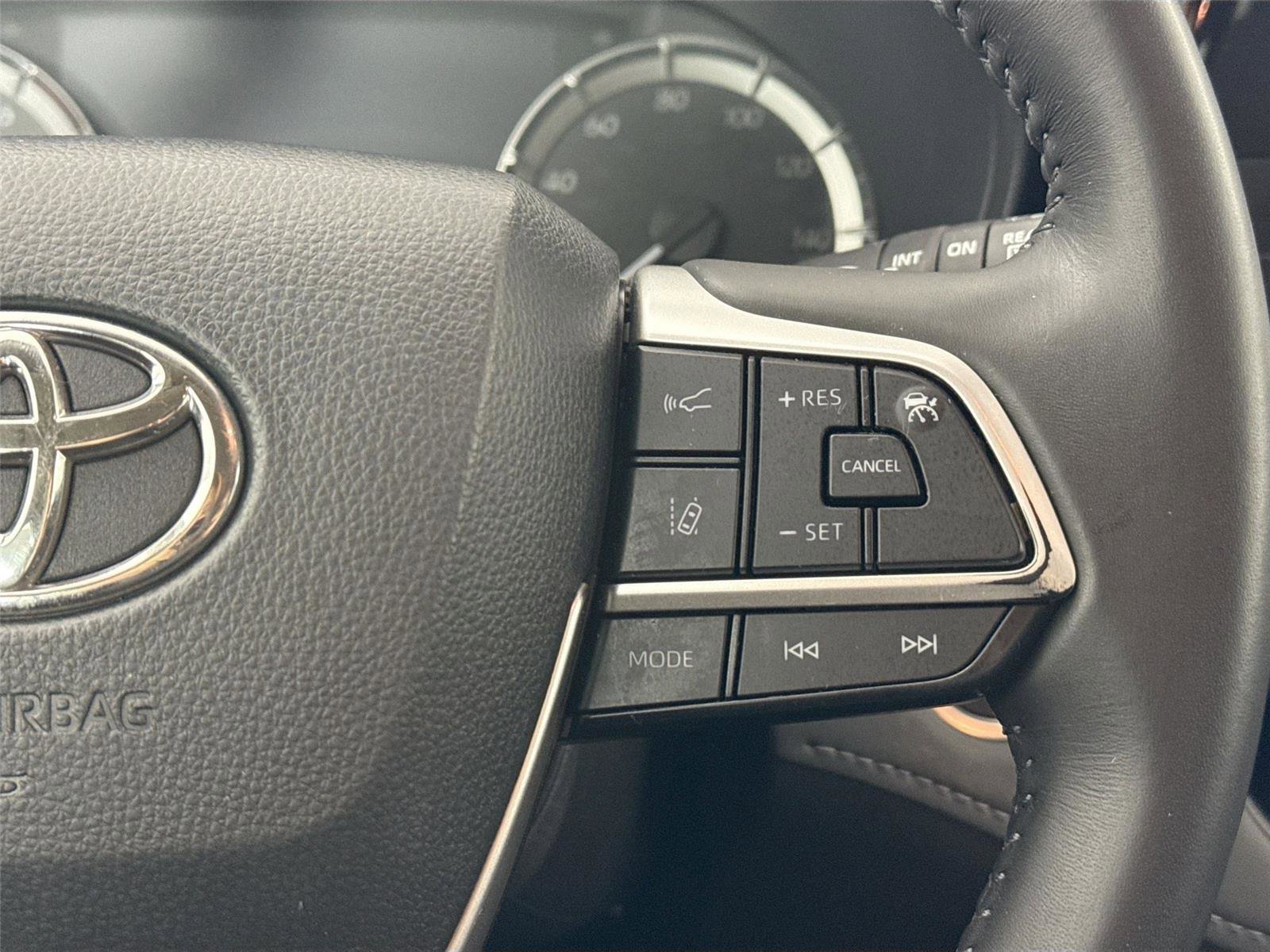 2025 Toyota Highlander LE