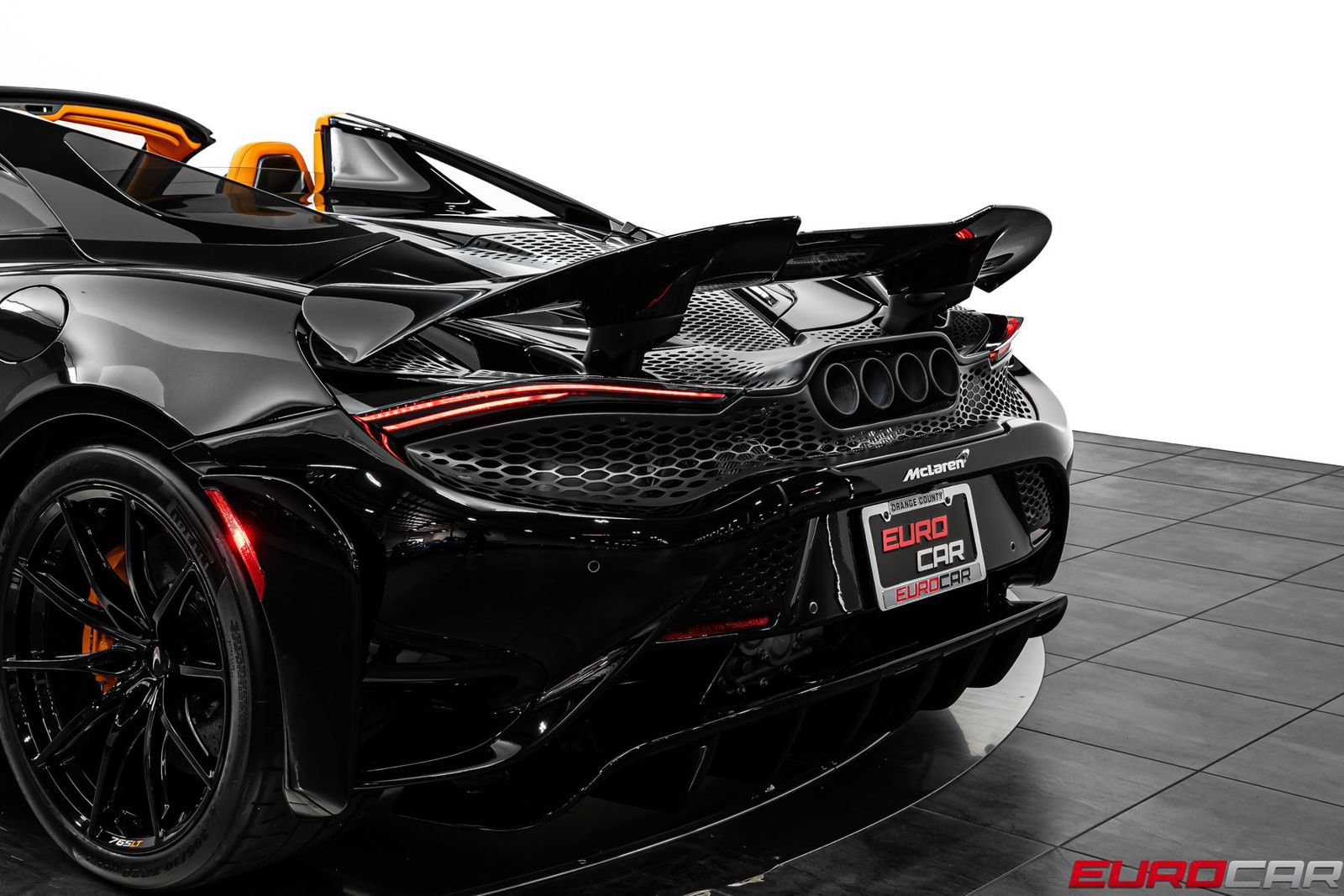 Used 2022 McLaren 765LT photo 21