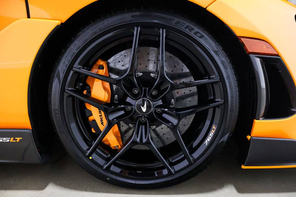 Used 2022 McLaren 765LT photo 35