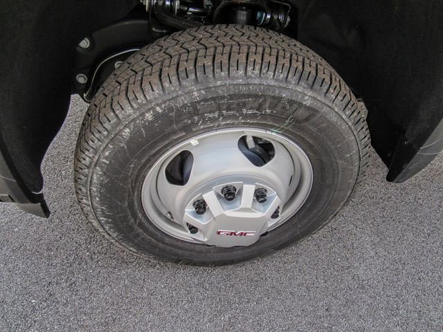 2025 GMC Sierra 3500 Pro