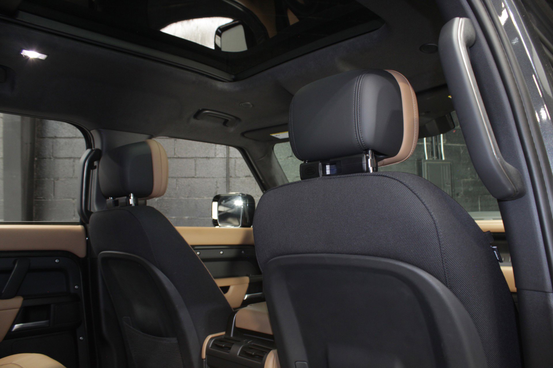 2025 Land Rover Defender 110 V8