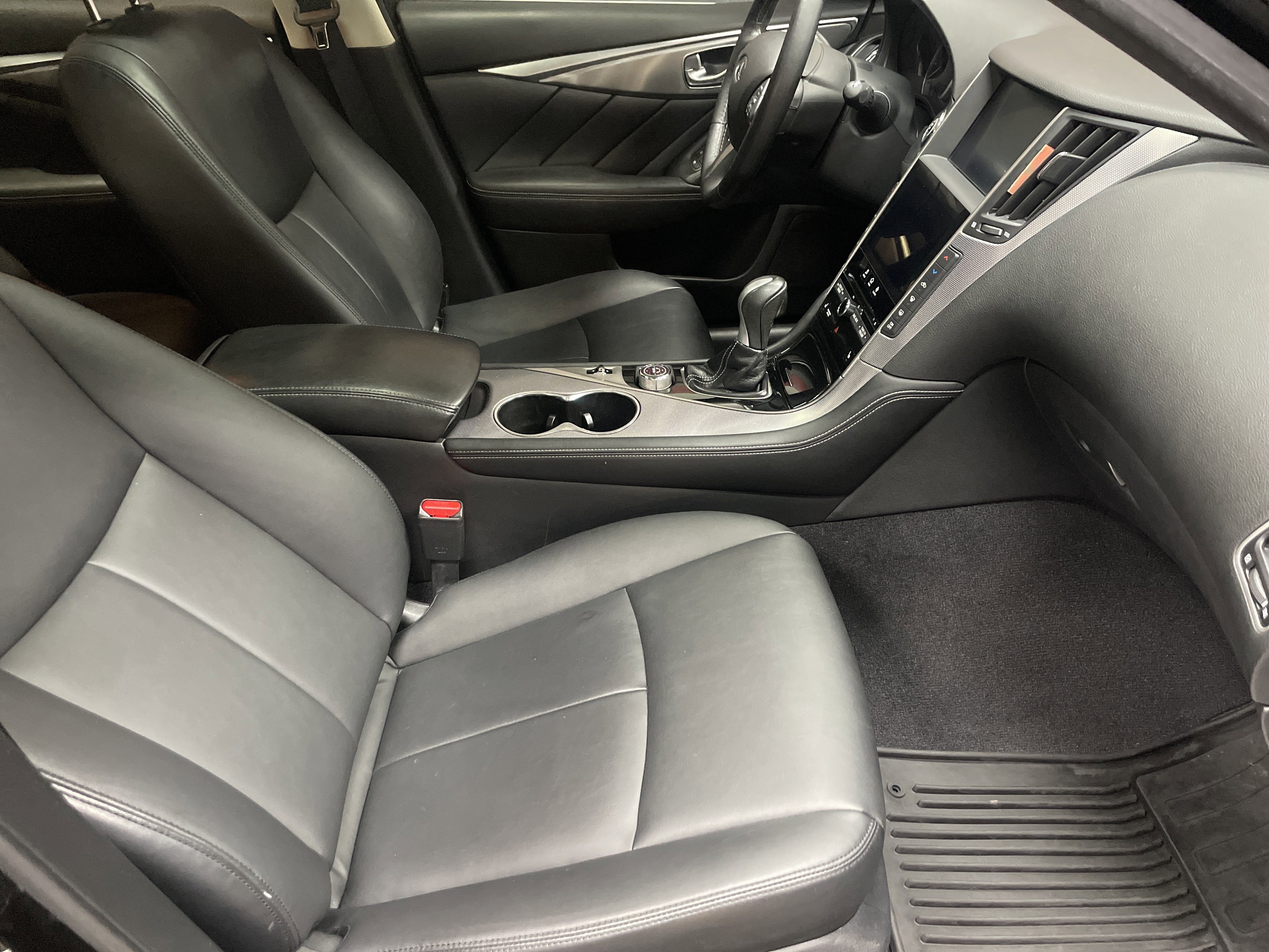 2016 INFINITI Q50 Premium