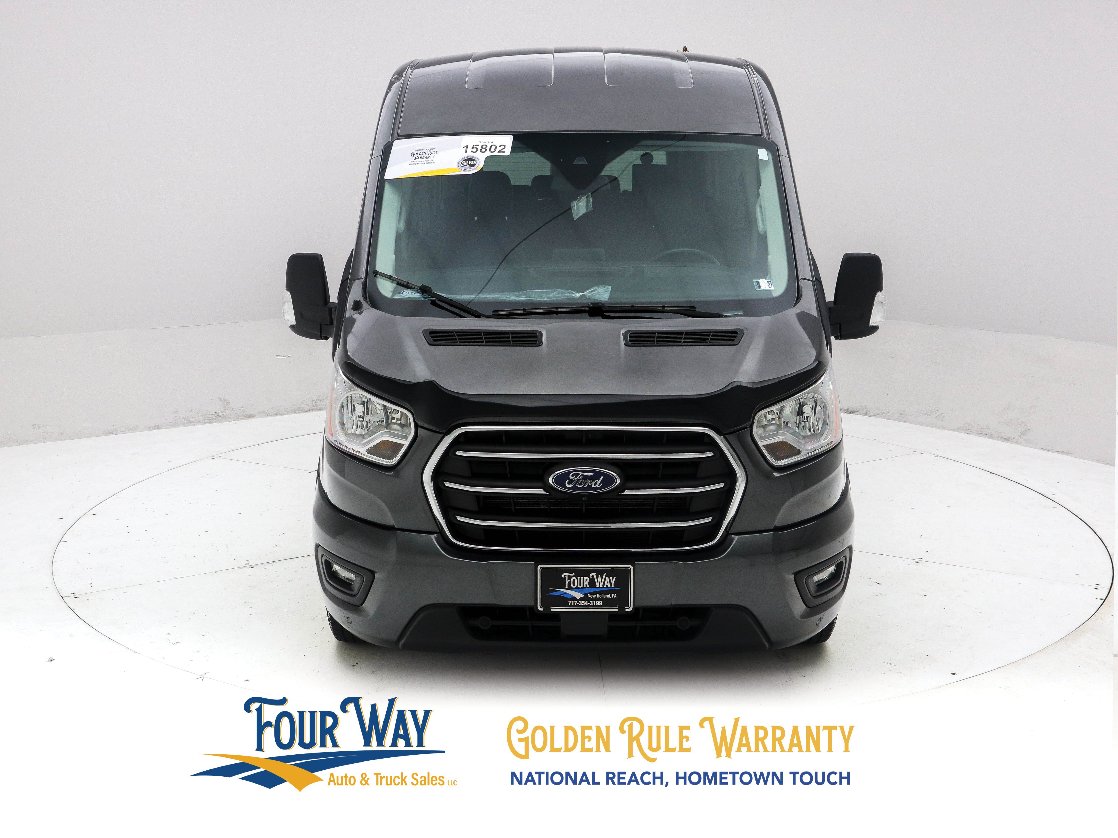 2020 Ford Transit Passenger Van XLT - Photo 9