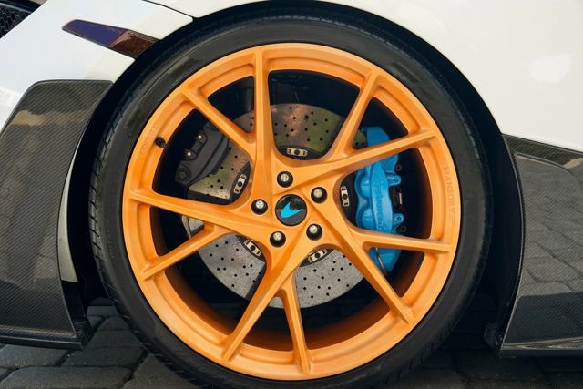 Used 2019 McLaren 720S Performance photo 32