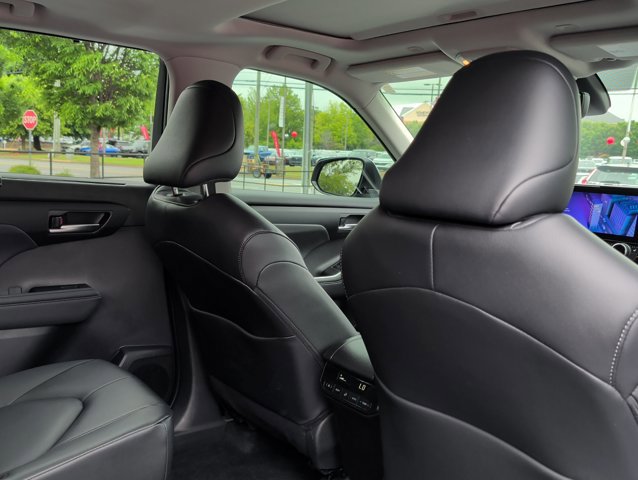 2025 Toyota Highlander XLE