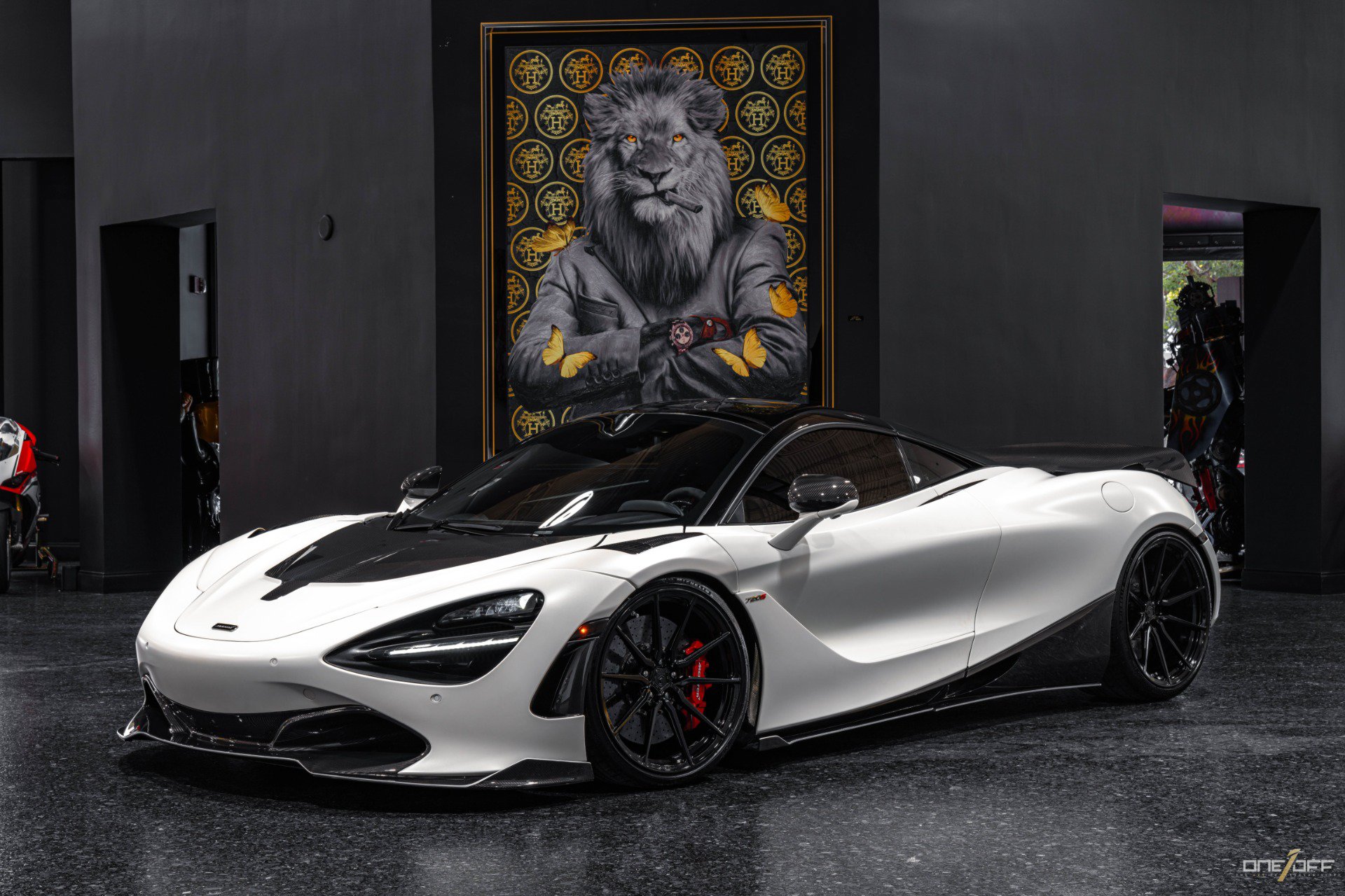 Used 2018 McLaren 720S Performance photo 14