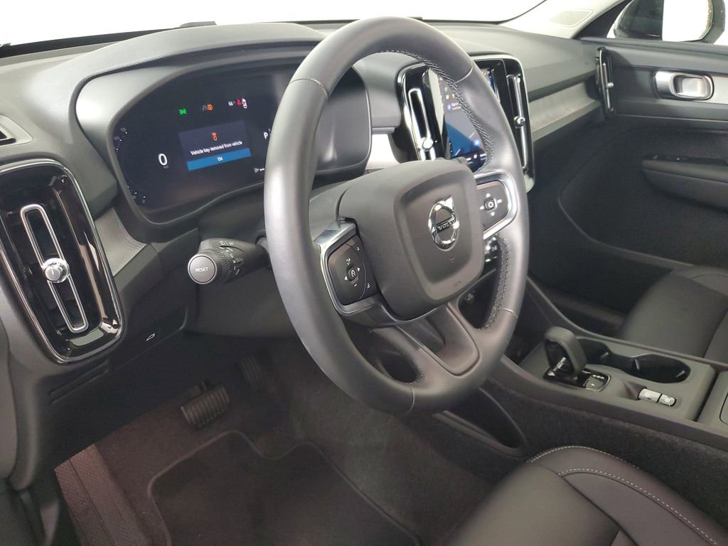 2026 Volvo Xc40 B5 Core