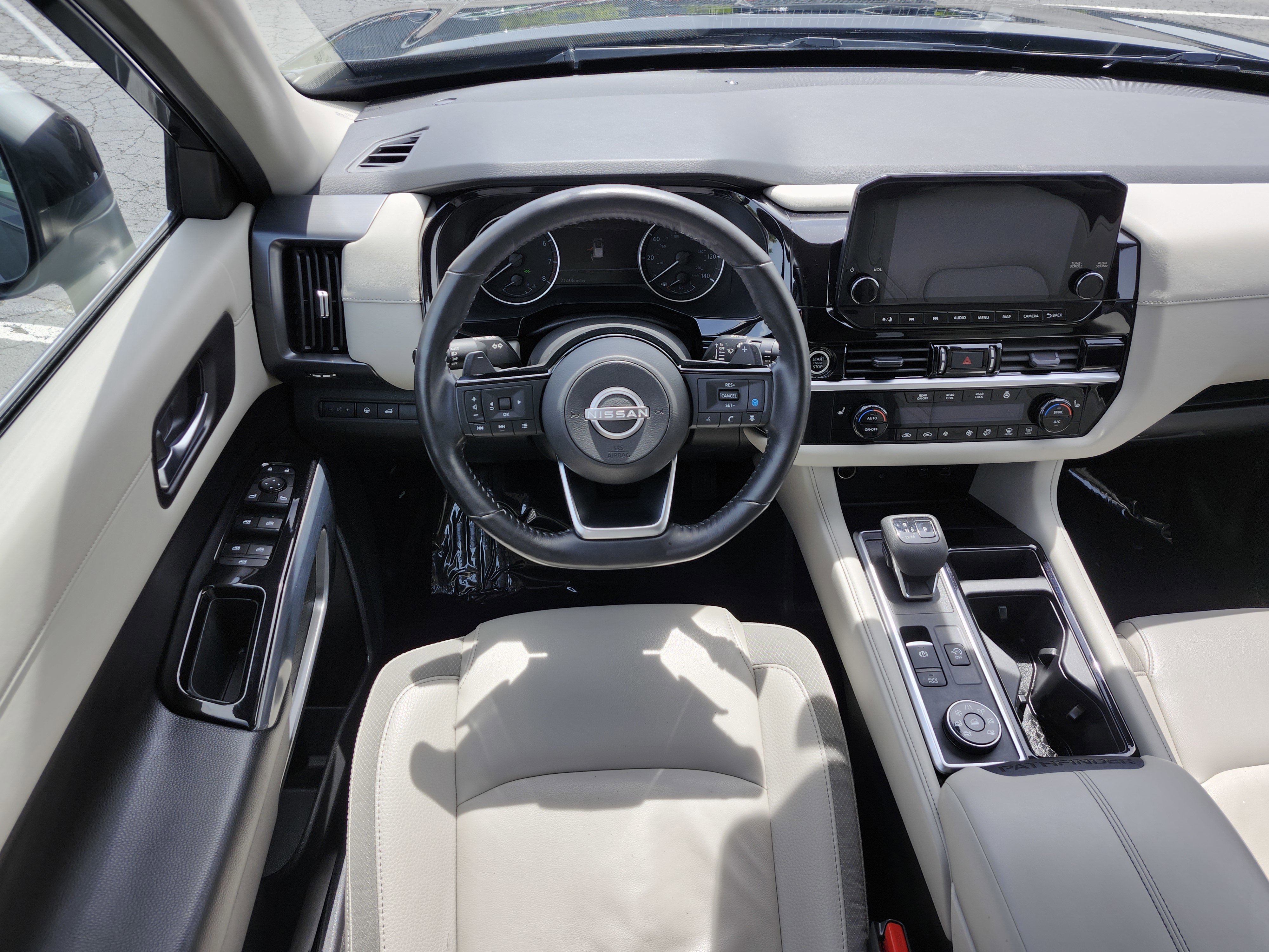 2023 Nissan Pathfinder SL