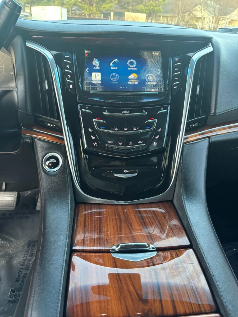 2015 Cadillac Escalade Luxury