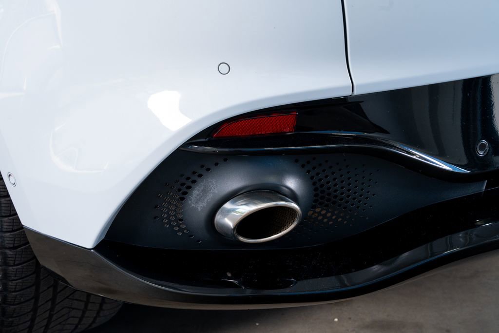 2021 Aston Martin DBX