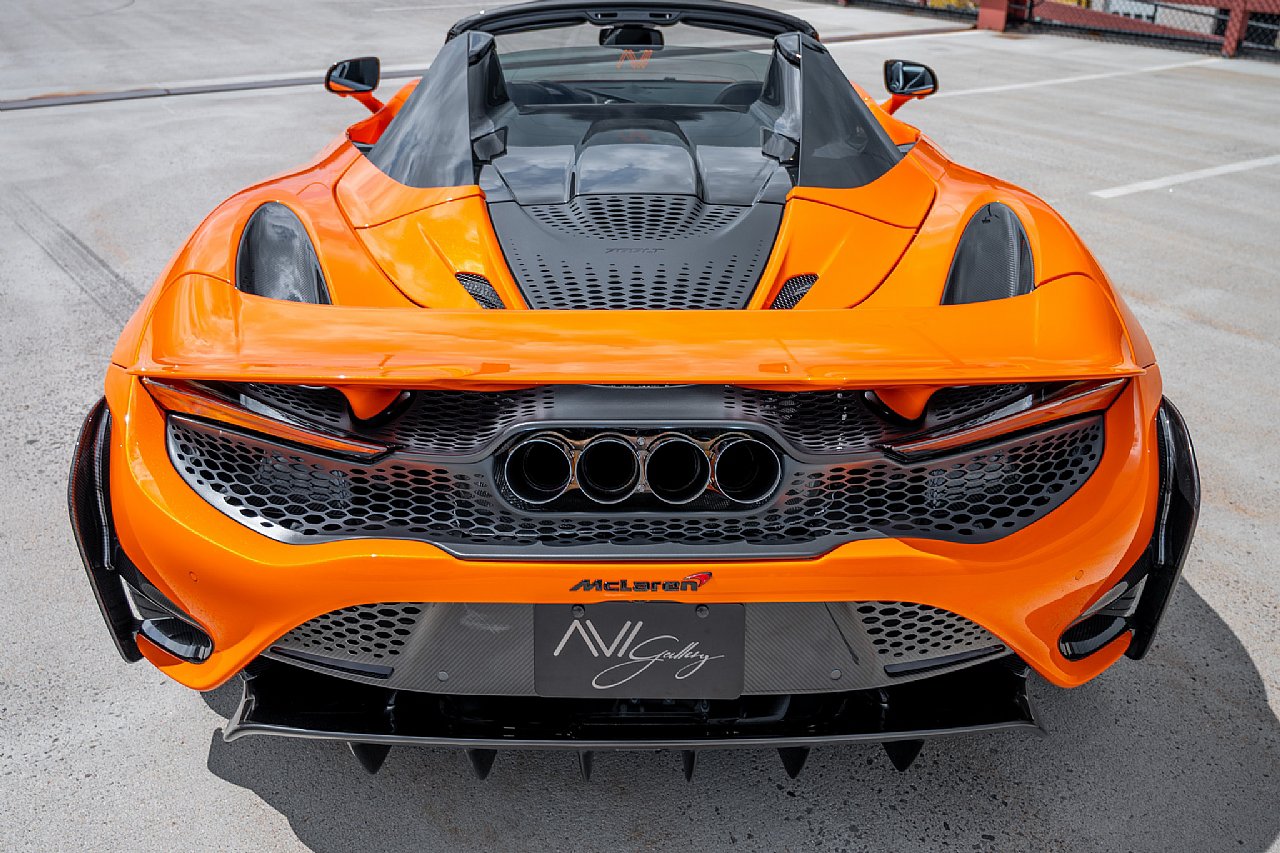 Used 2022 McLaren 765LT photo 21
