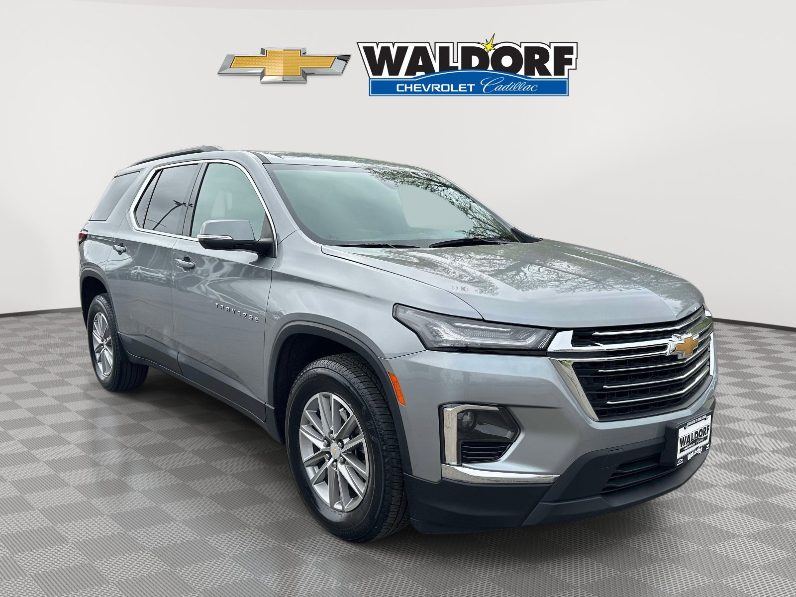 Used 2023 Chevrolet Traverse LT