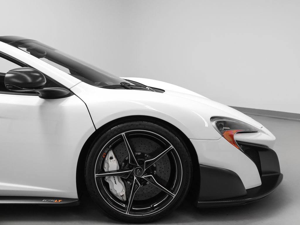 Used 2016 McLaren 675LT Spider photo 12