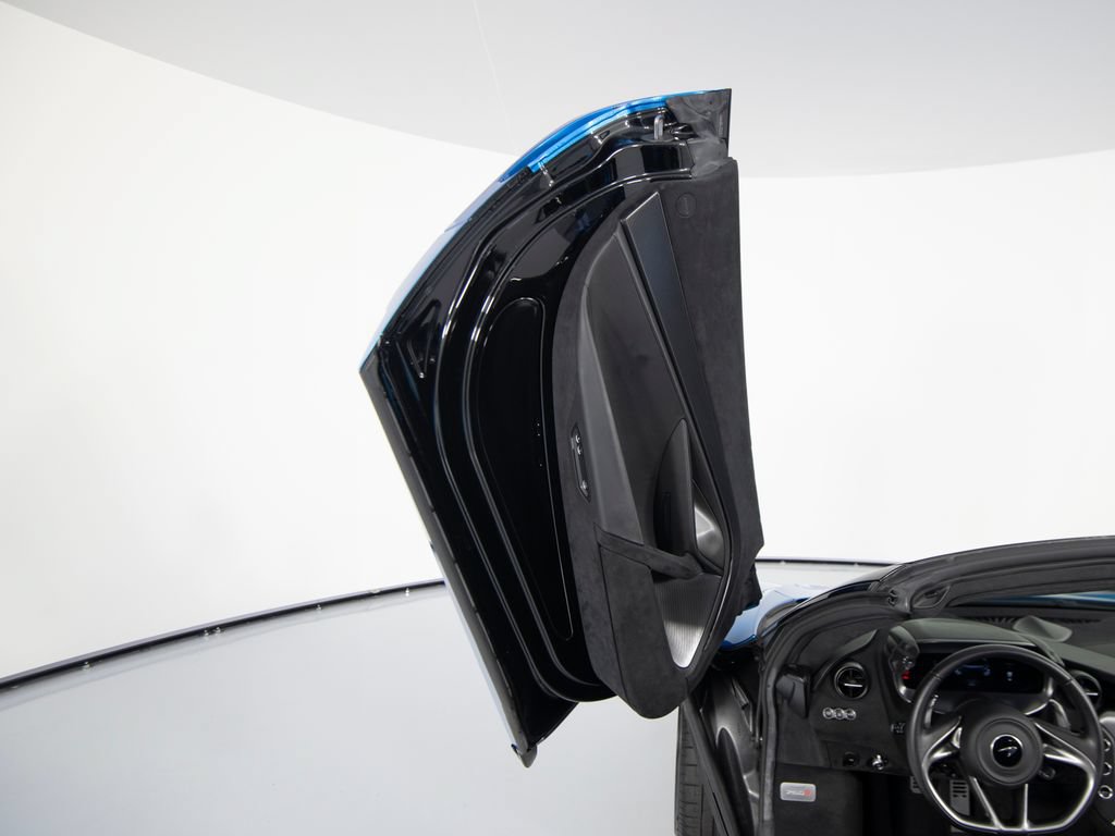 Used 2024 McLaren 750S Spider photo 11