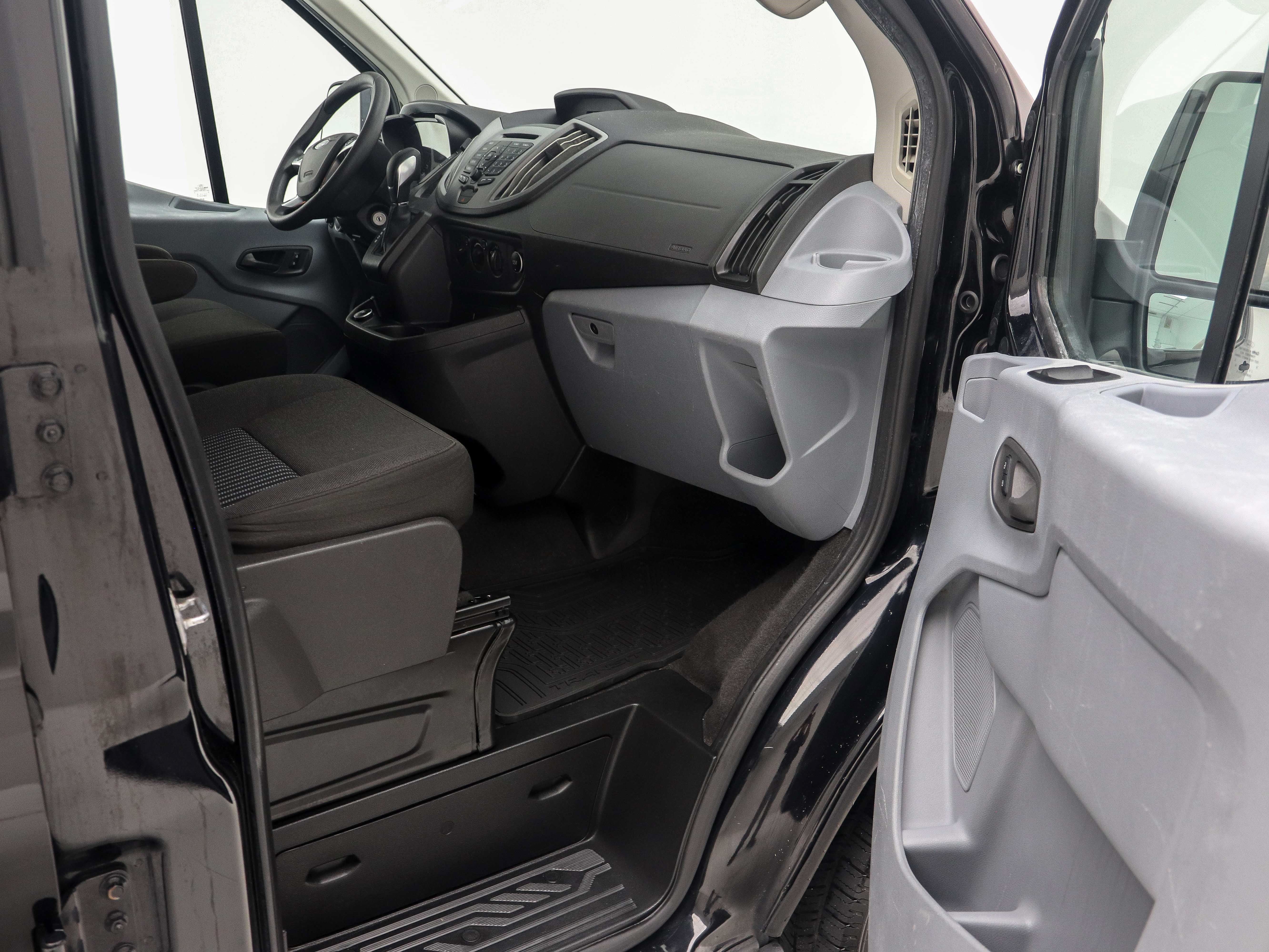 2018 Ford Transit Wagon XL - Photo 15