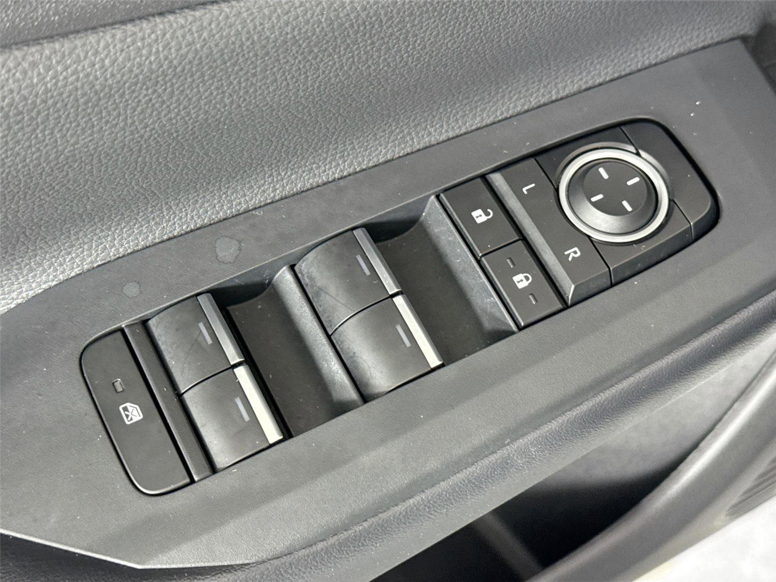 2025 Toyota Prius Plug-In Hybrid