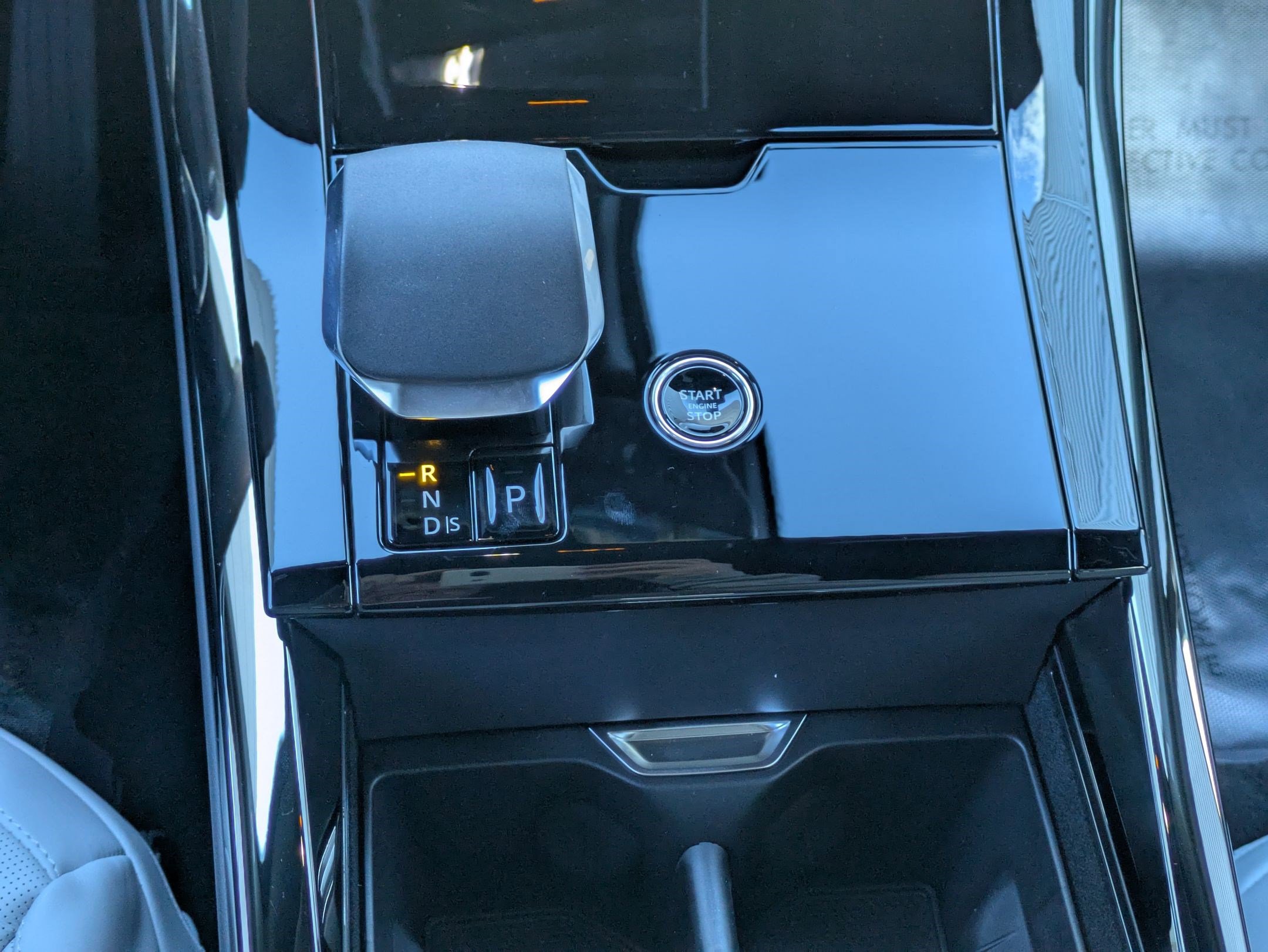 2026 Land Rover Range Rover Sport SE