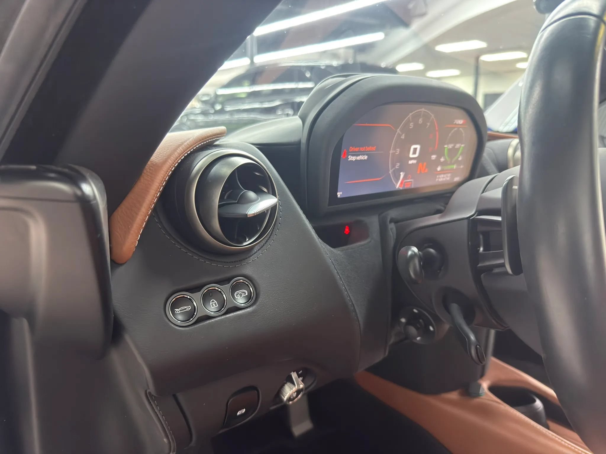 Used 2018 McLaren 720S photo 24
