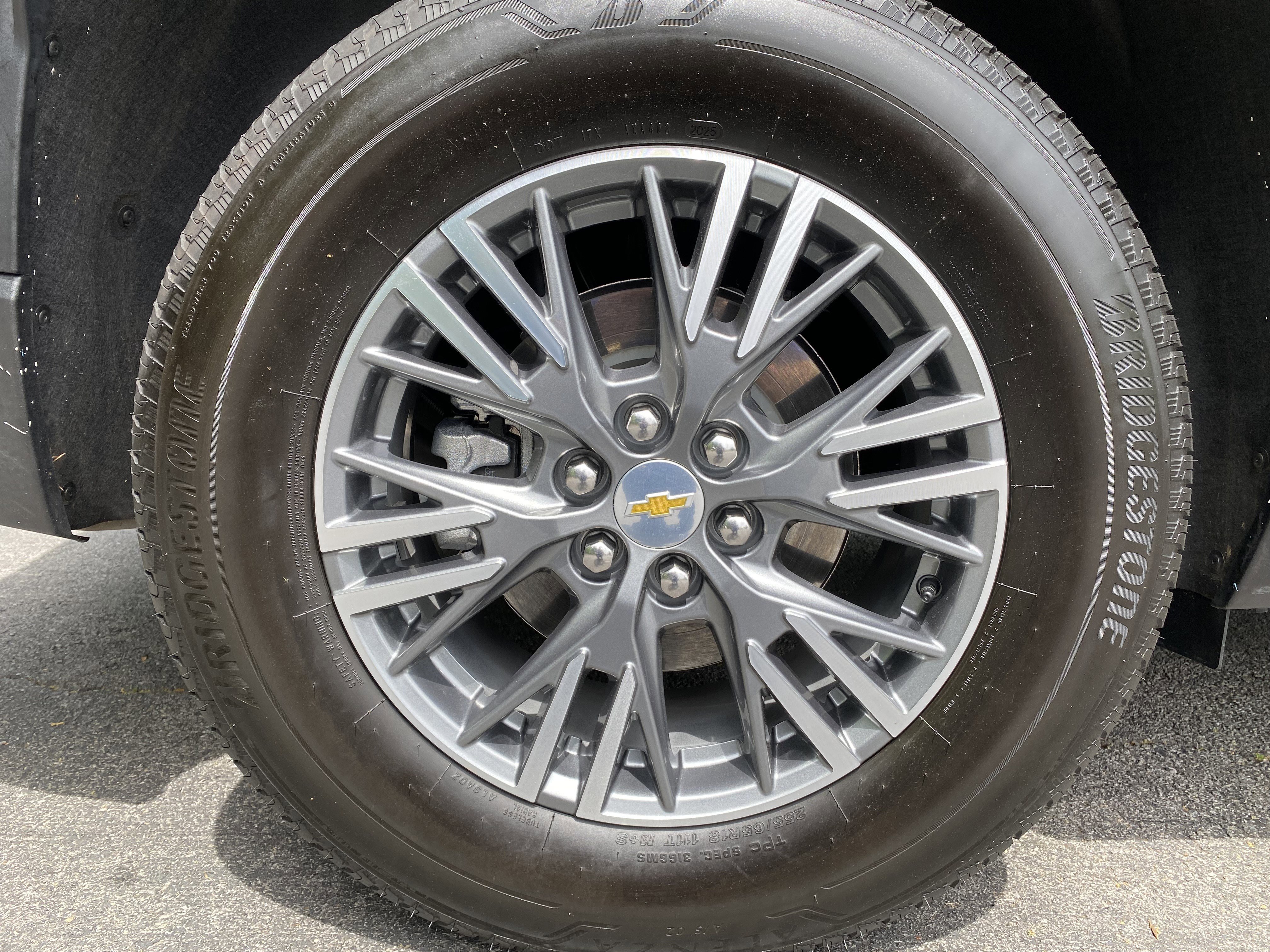 2025 Chevrolet Traverse LT