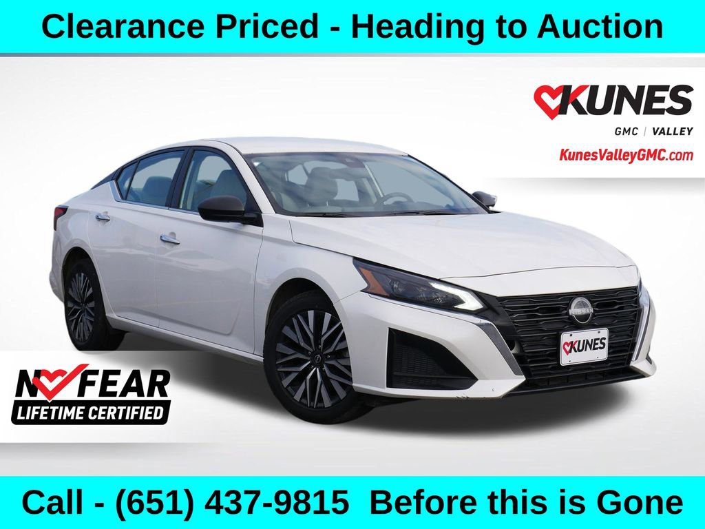 Used 2024 Nissan Altima 2.5 SV