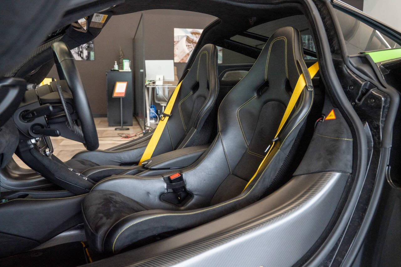 Used 2018 McLaren 720S Performance photo 60