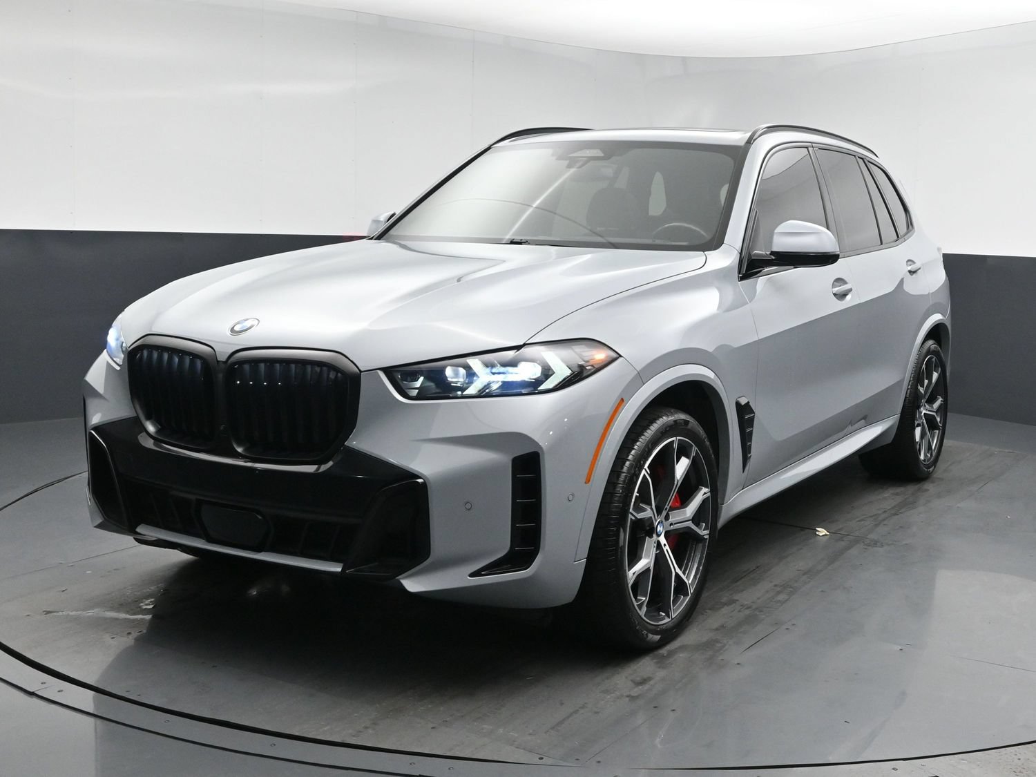 Used 2024 BMW X5 xDrive40i w/ M Sport Package