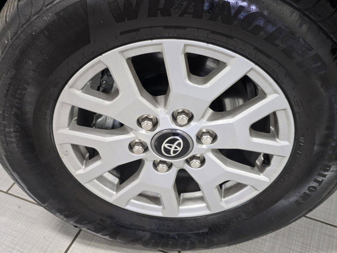 2025 Toyota Tacoma SR5