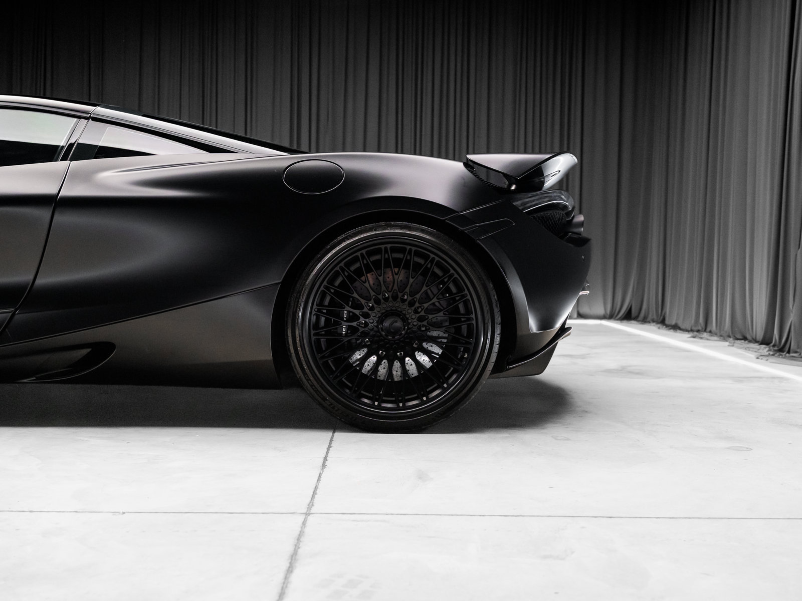 Used 2018 McLaren 720S photo 36