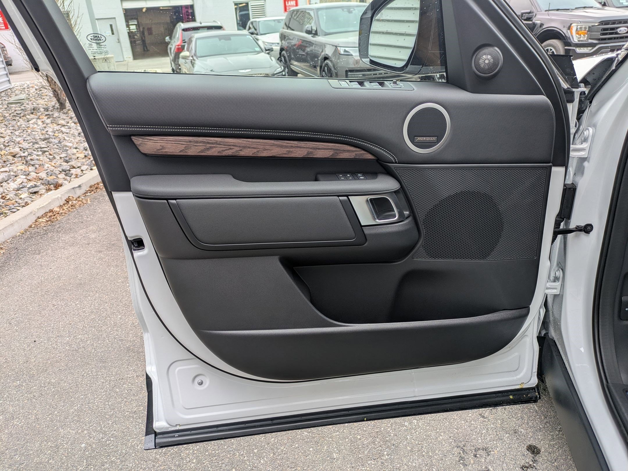 2026 Land Rover Discovery Dynamic SE