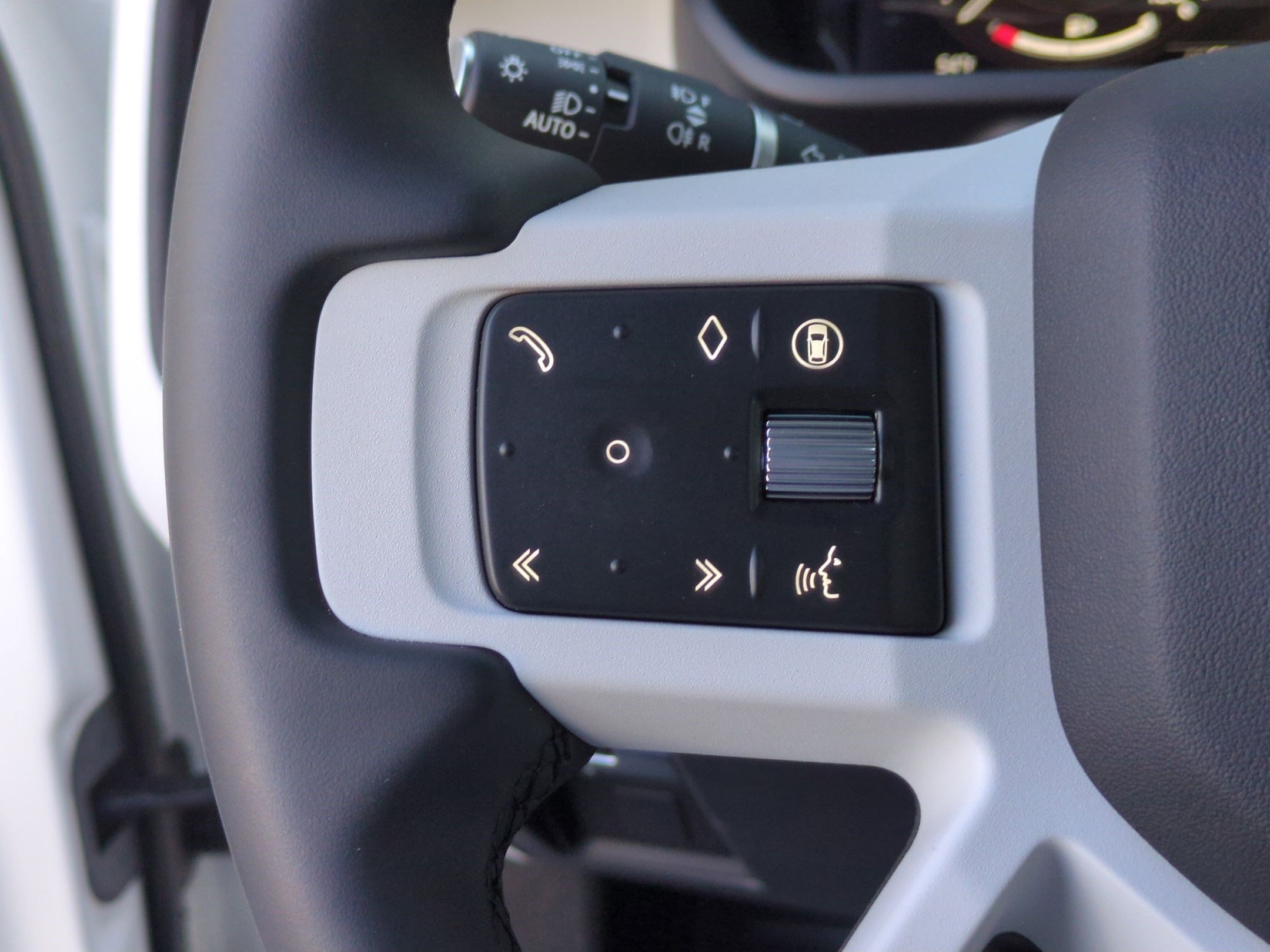 2025 Land Rover Defender 110 S