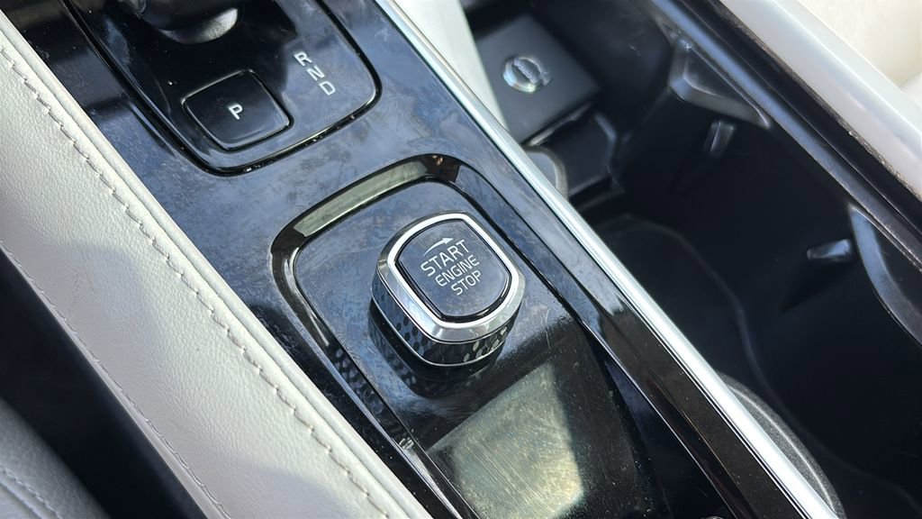 2023 Volvo Xc90 B6 Plus