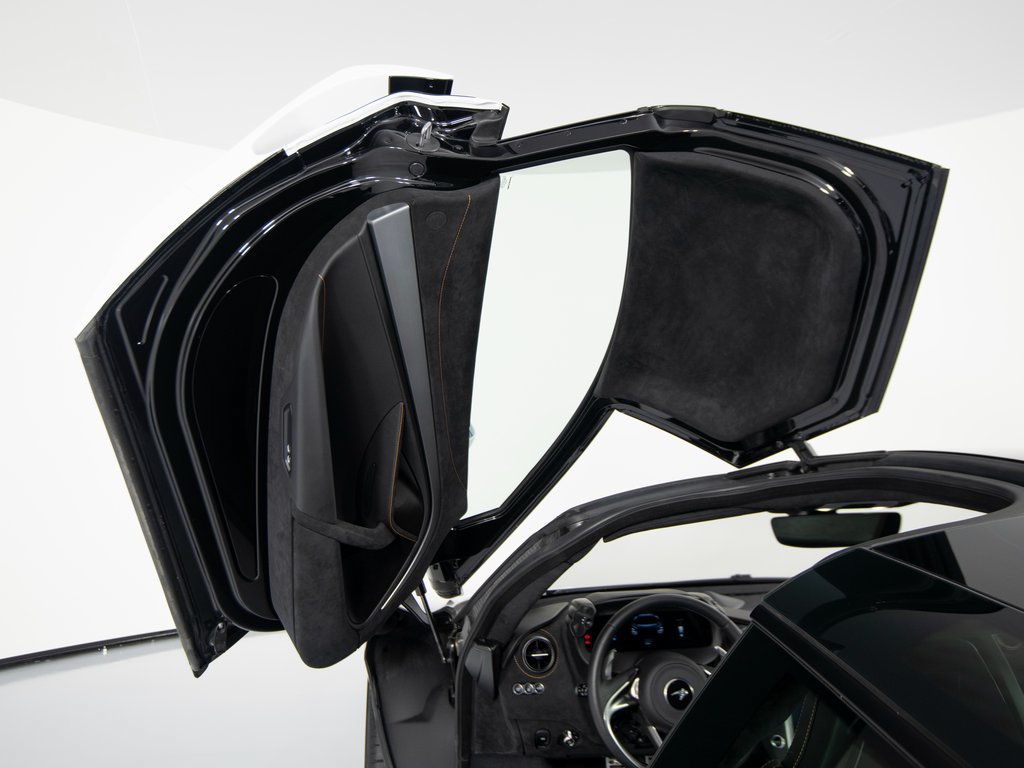 Used 2025 McLaren 750S photo 10