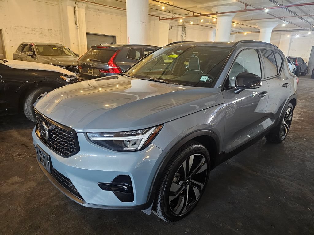 Certified 2023 Volvo XC40 B5 Plus w/ Protection Package Premier