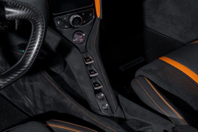 Used 2019 McLaren 720S Performance photo 17