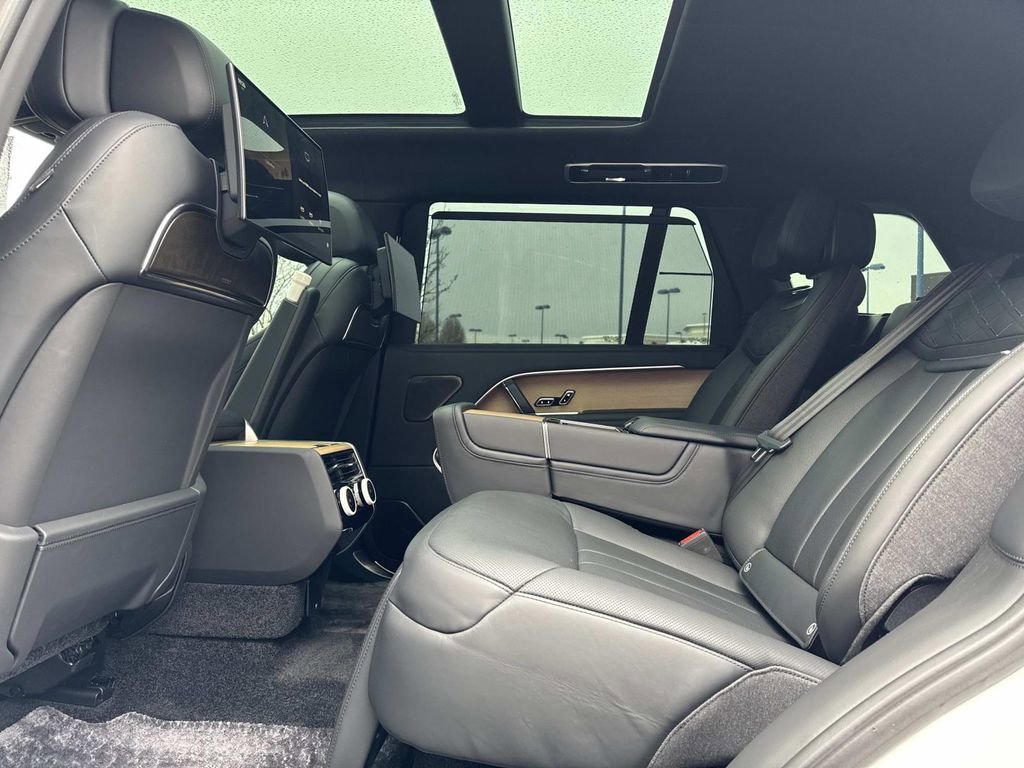 2023 Land Rover Range Rover SV