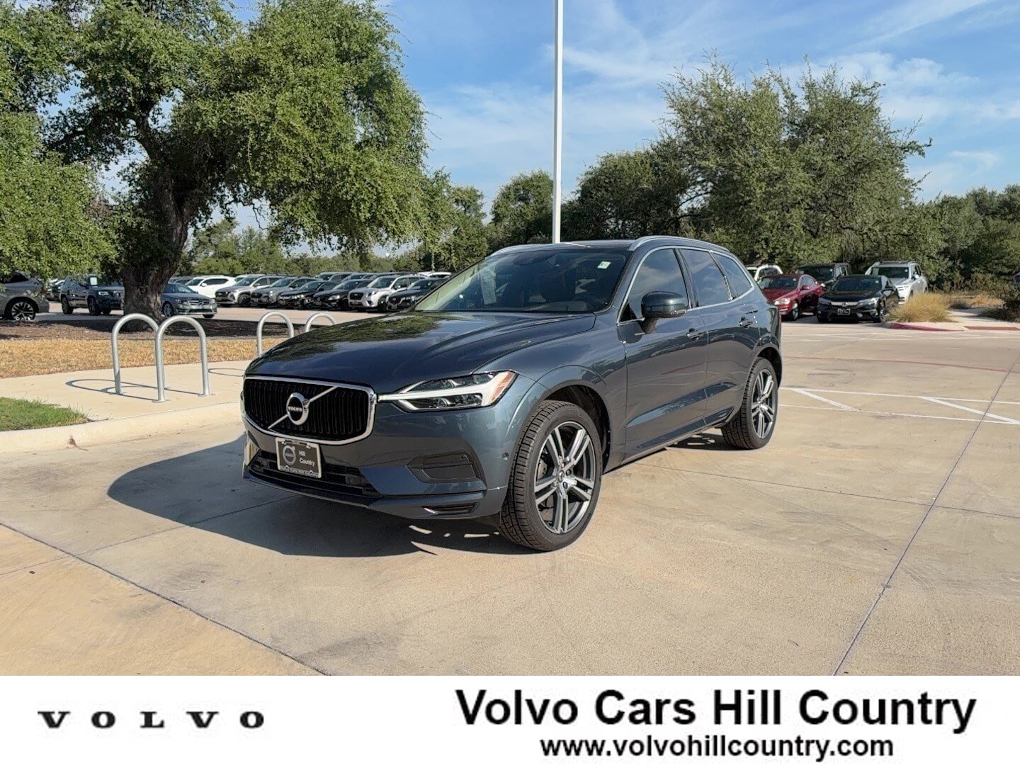 Used 2019 Volvo XC60 T5 Momentum w/ Premium Package