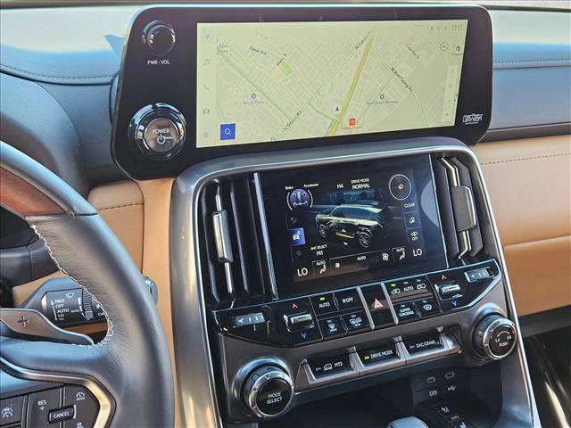 2025 Lexus LX 700h Luxury