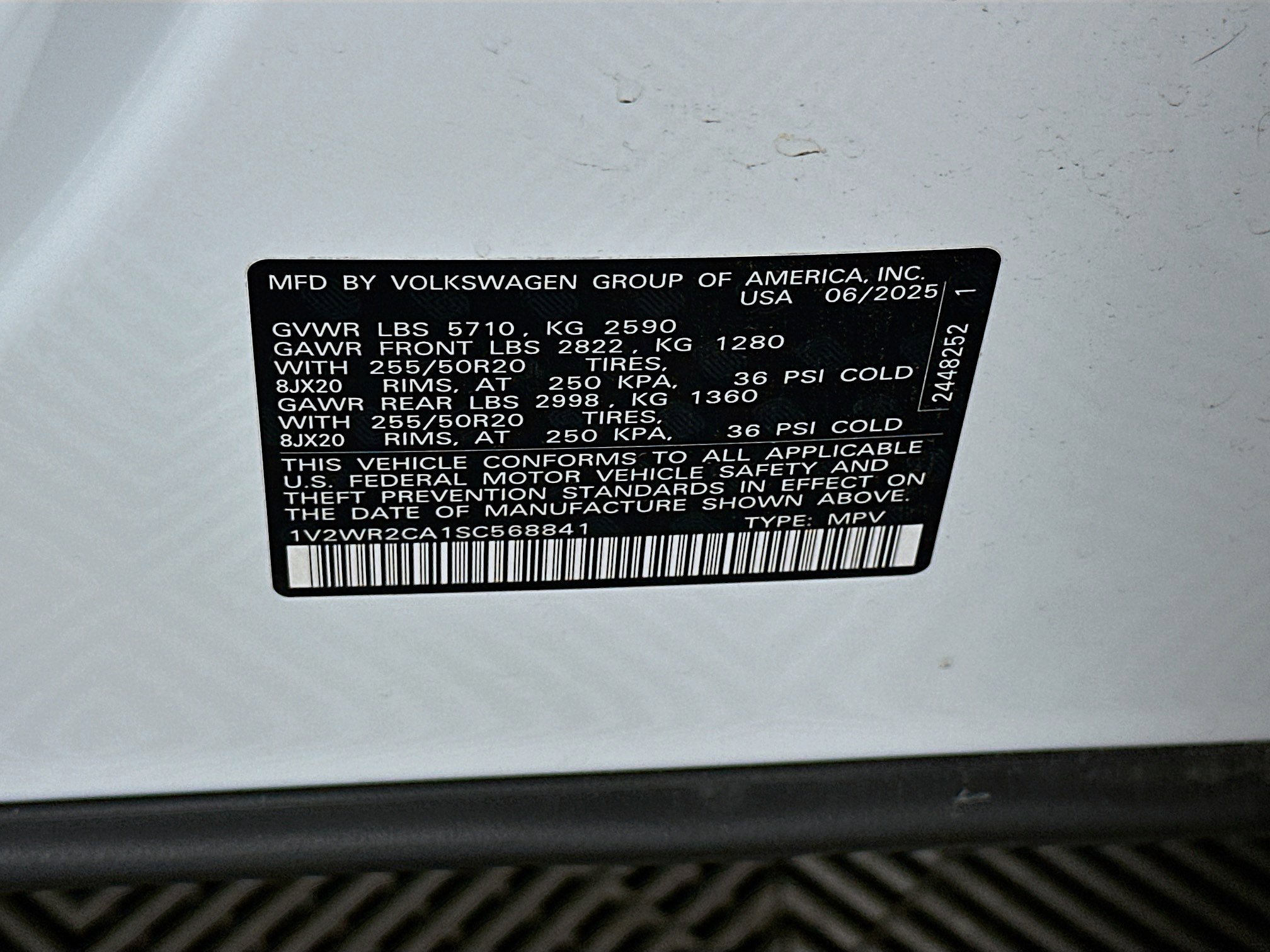 2025 Volkswagen Atlas SE