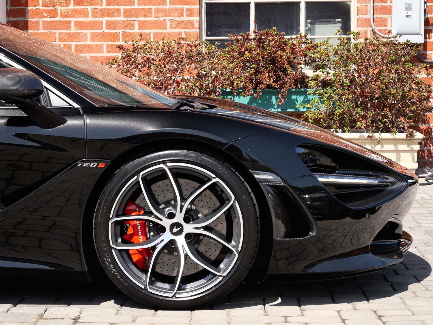 Used 2019 McLaren 720S Performance photo 7