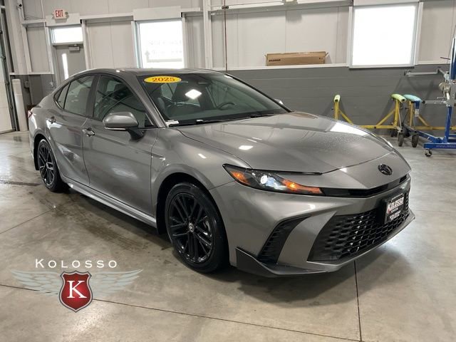 Used 2025 Toyota Camry SE w/ Multimedia Upgrade Package